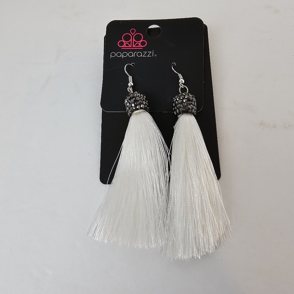 Earrings - Picture 4 of 5
